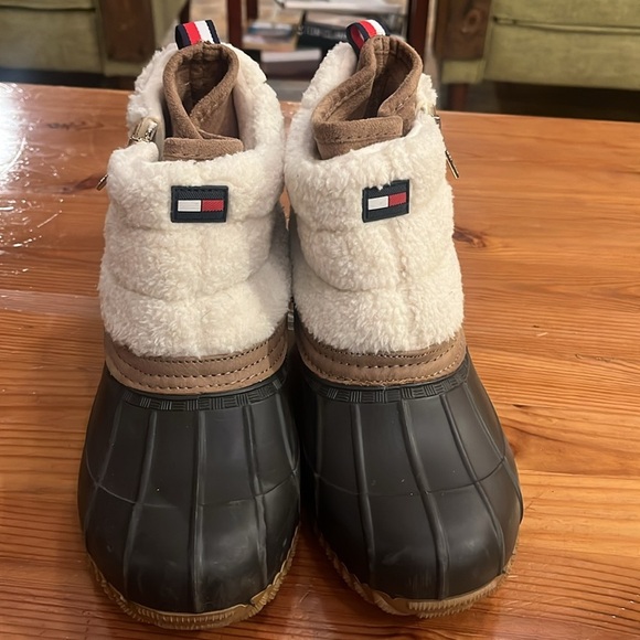 Tommy Hilfiger Dark Brown Roana Winter Duck Booties Women's Size 7M - Picture 2 of 10